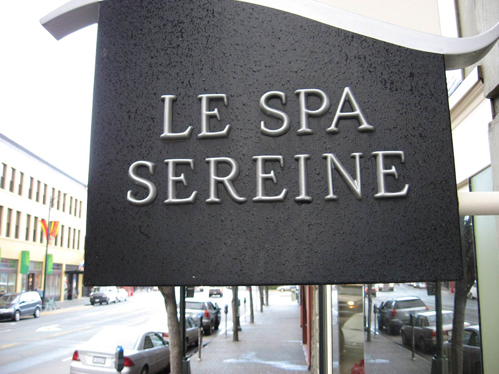 le spa sereine projecting sign